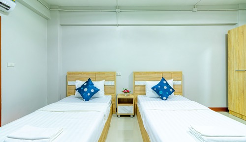 Standard Room, 1 King Bed