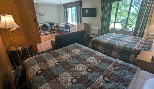 Premium Studio Suite, 2 Queen Beds, Kitchenette, Garden View