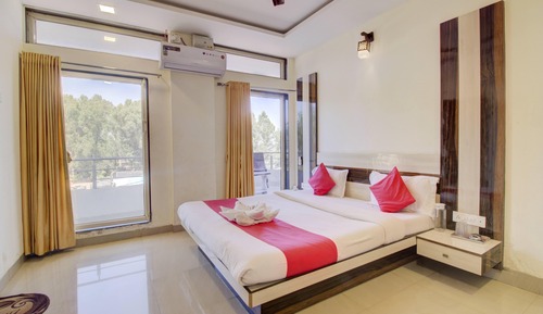 Super Deluxe AC Room