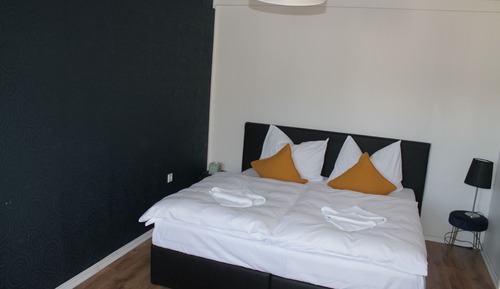 Suite (Camelia)