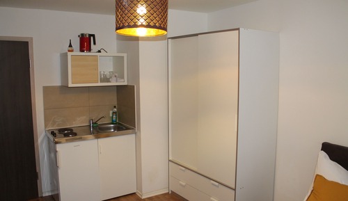 Double Room (Rosa)