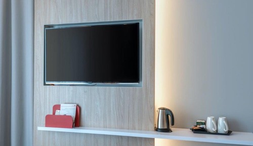 Standard Room, 1 Queen Bed (Low Floor)