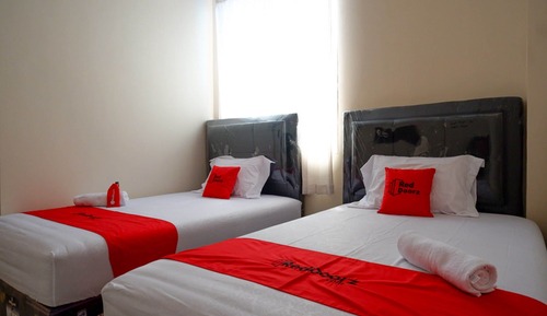 Twin Room (RedDoorz)
