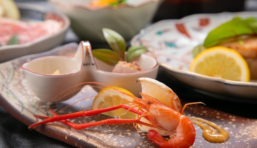 Hollywood Style Twin Room with 8 Tatami-Seki-aji,Seki-saba Sashimi/Bungo Beef Steak
