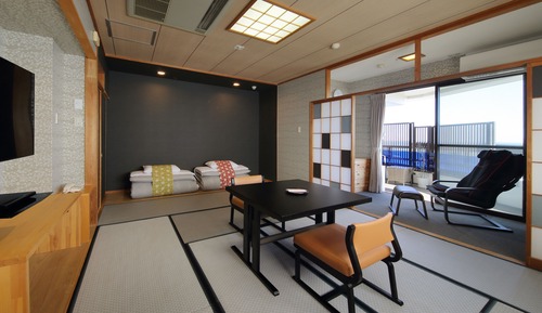 3F: Japanese Style Twin Room with open-air bath