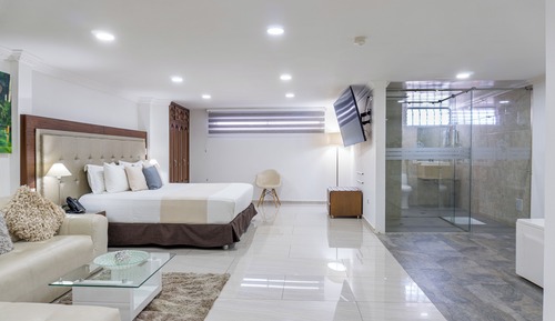 Deluxe Suite