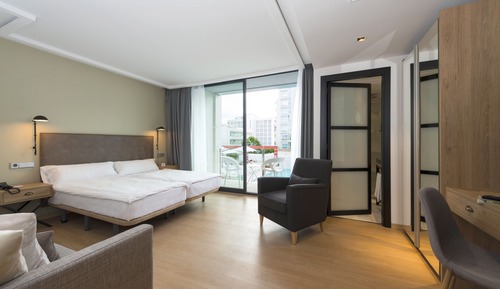 Superior Double Room, Balcony, Pool View (Selection, 2 Adults + 1 Child)
