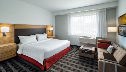 Studio Suite, 1 Queen Bed with Sofa bed, Non Smoking (Mobility/Hearing Accessible, Tub)