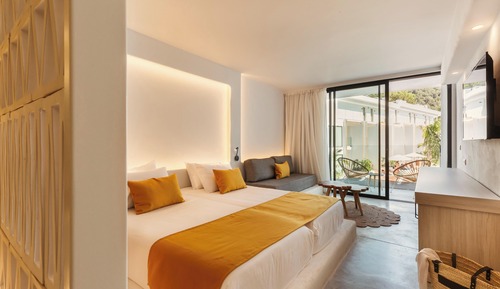 Deluxe Double Room, Pool View (Boheme)
