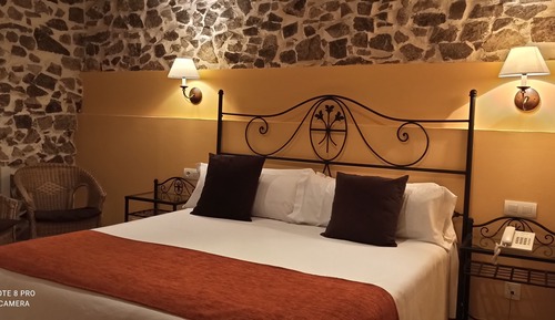 Superior Room (2 beds or 1 double bed)