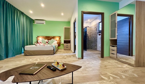 Signature Suite
