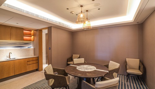 Executive Suite, 1 King Beds, Executive Lounge Access