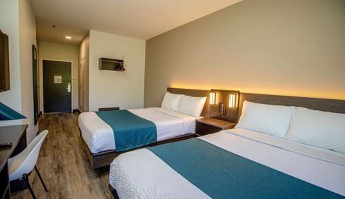 Deluxe Room, 2 Double Beds, Non Smoking, Refrigerator & Microwave
