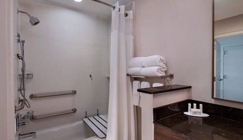 Room, 2 Queen Beds (Mobility Accessible, Tub)
