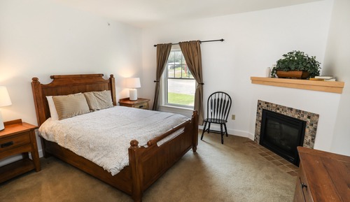 Condo, 2 Bedrooms (Liftside & Pinnacle)
