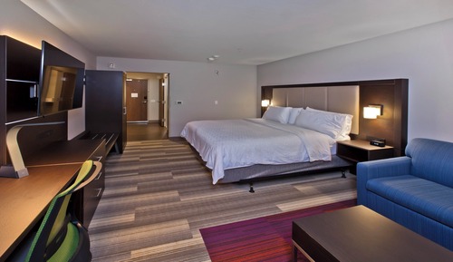 Suite, 1 King Bed, Accessible (Communication Accessible)