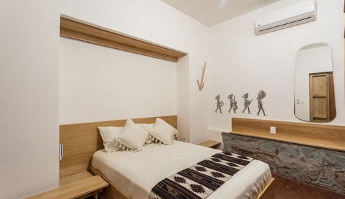 Economy Room