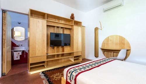 Standard Room, 1 King Bed