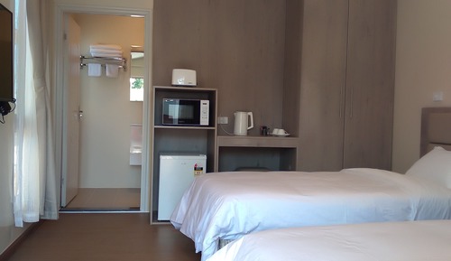 Family Suite with 1 Single bed + 1 Double bed