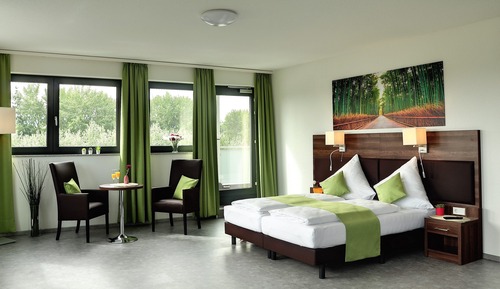 Comfort Room, Balcony