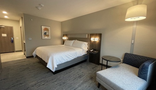 Standard Room, 1 King Bed, Roll-in Shower (Mobility, Roll-In Shower)