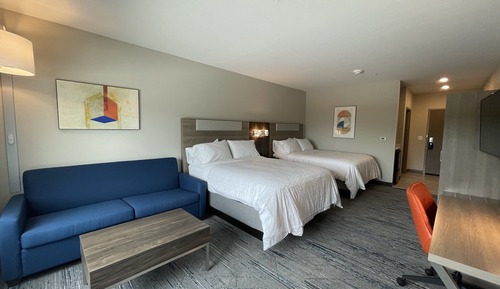 Suite, 2 Queen Beds, Transfer Shower, Non Smoking (Mobility, Transfer Shower)