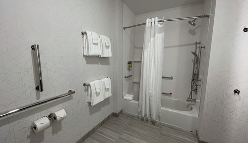 Standard Room, 2 Queen Beds, Accessible Bathtub (Mobility, Accessible Tub)