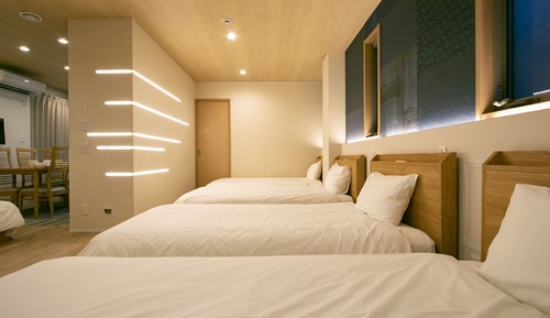 Deluxe Family Suite