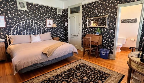 Classic Room, 1 King Bed