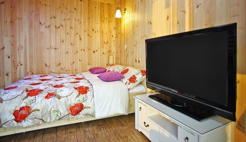 Room (Rose)