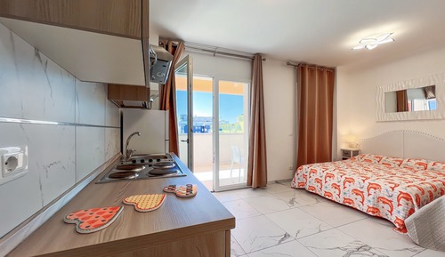 Superior Studio Suite (1T)