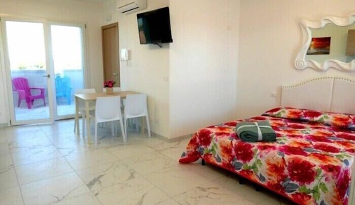Superior Studio Suite (6B)