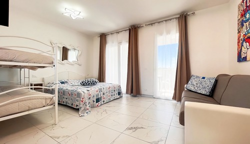 Superior Studio Suite (20F)