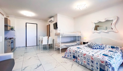 Superior Studio Suite (3F)