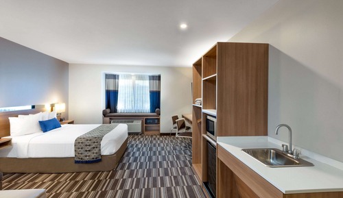 Studio Suite, 1 Queen Bed, Accessible, Non Smoking (Mobility)