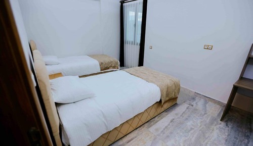 Quadro Room