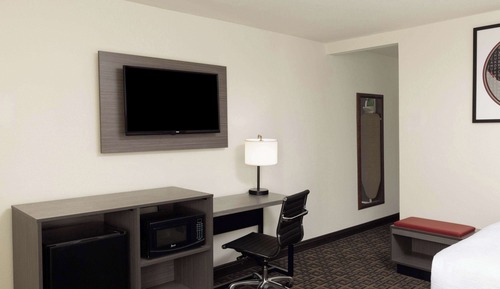 Standard Room, 2 Double Beds, Non Smoking, Courtyard View
