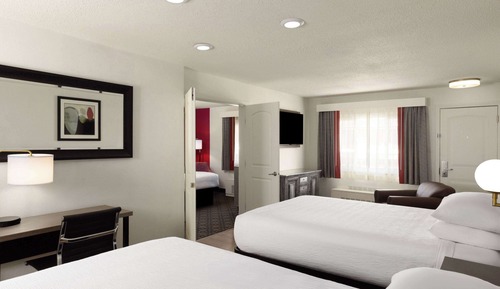 Family Suite, Non Smoking (1 King Bed and 2 Queen Beds)