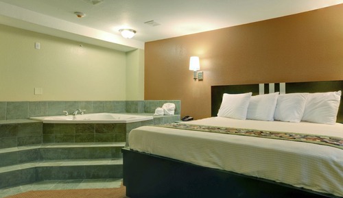 Suite, 1 King Bed with Sofa bed, Non Smoking, Jetted Tub