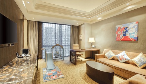 Junior Suite, 1 King Bed, Business Lounge Access (Kids Theme)