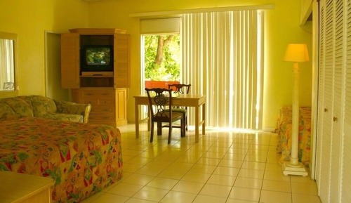 Studio, Kitchenette (Efficiency)