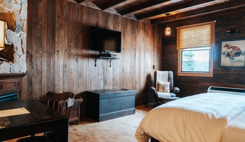 King Cabin Room