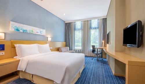 Standard Room, 1 Queen Bed, Accessible