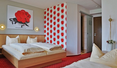 Quintuple Room