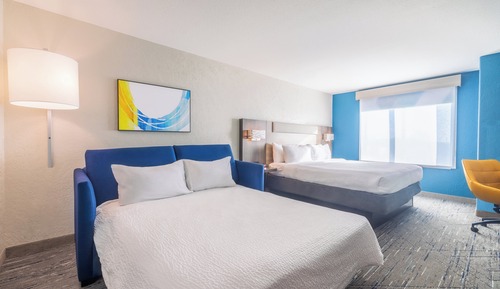 Suite, 1 King Bed, Accessible (Mobility, Accessible Tub)