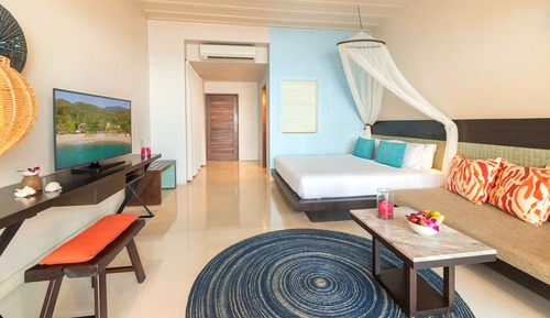 Deluxe Room, Pool Access