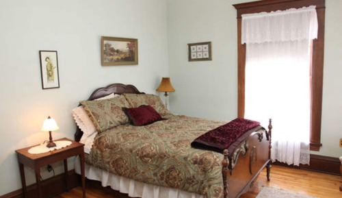 The Lily of the Valley Room (2nd floor)