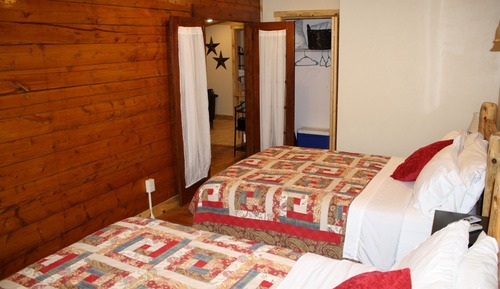 Suite, Accessible, Ensuite (Langford Suite)