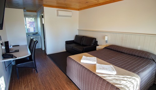Executive Double or Twin Room (Queen & Sofa)