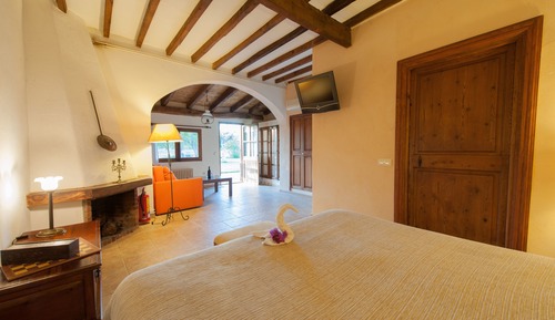 Deluxe Triple Room, 1 King Bed with Sofa bed, Mountain View